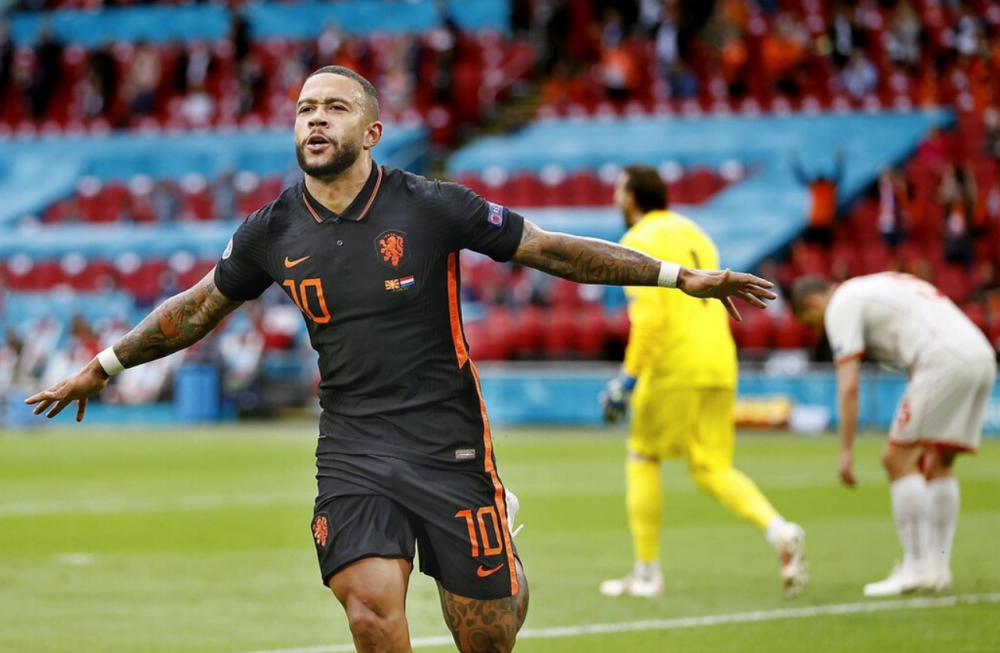 丹麦队完胜泰国队，辛杜惊艳四座